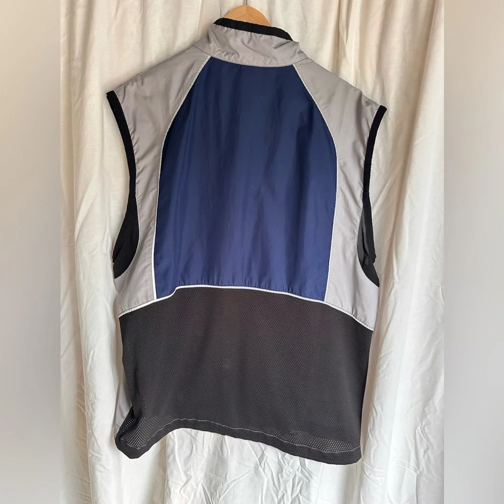 Nike Navy and Light Gray Athletic Sleeveless Wind Vest - Picture 2 of 2